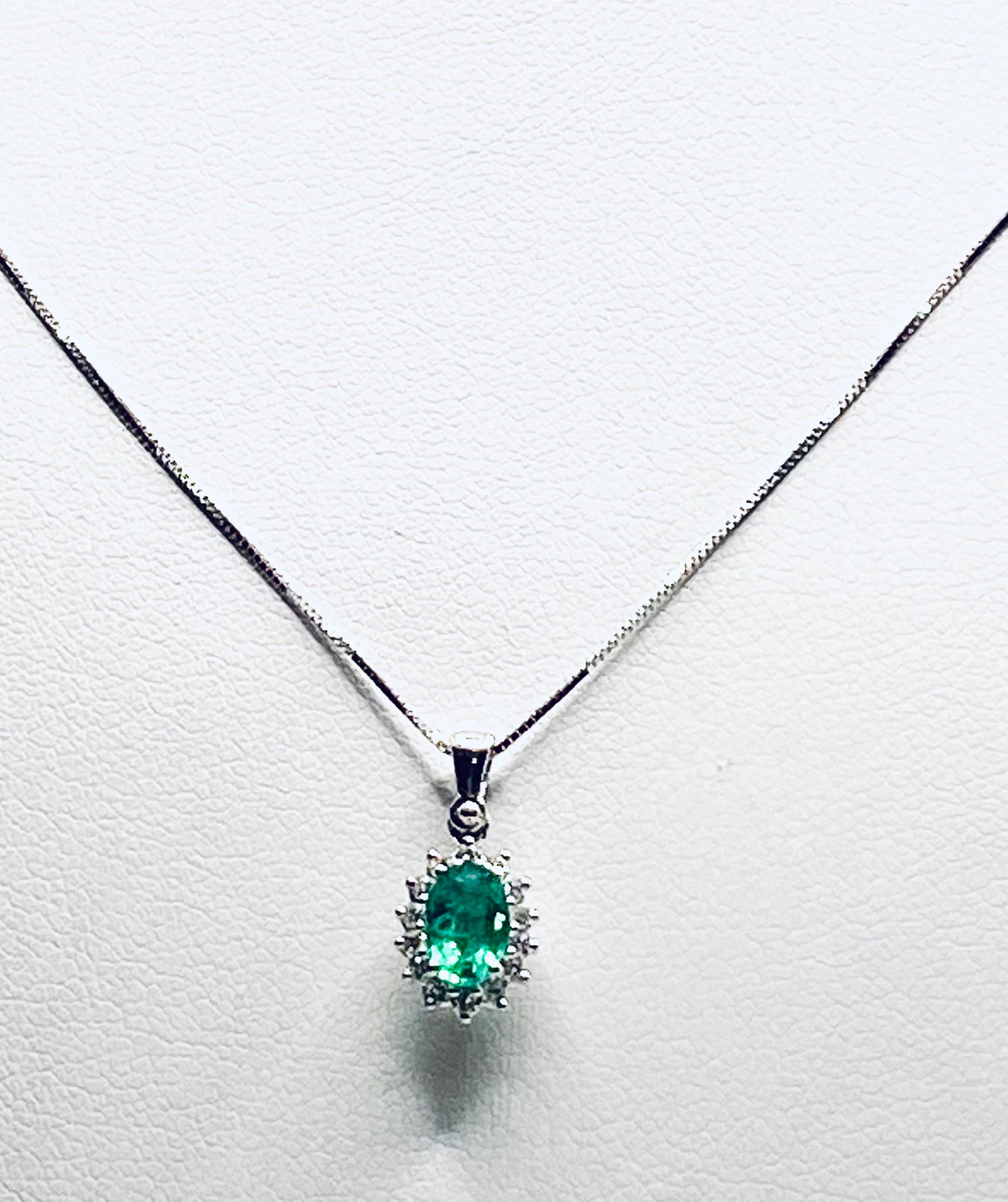 Pendente con diamanti e smeraldo BON TON  Art.CD812