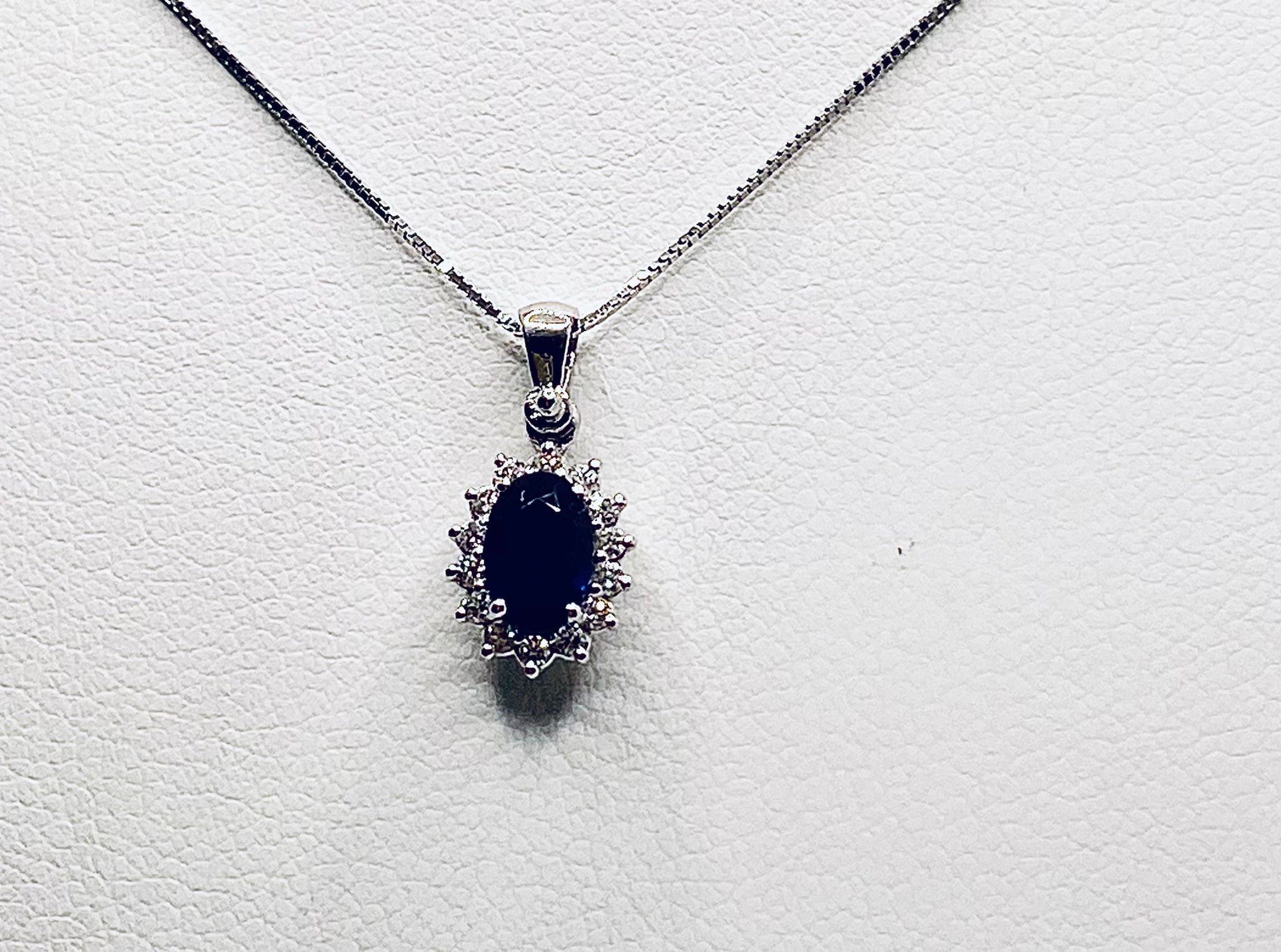 Pendant with sapphire and diamonds BON TON art. CD599