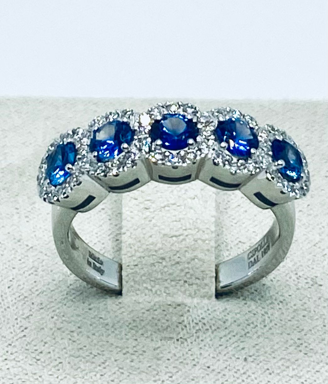Veretta ring with diamonds and sapphires art. 559A-Z