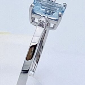 Anello acquamarina diamanti oro bianco 750 % Art.PDA4011