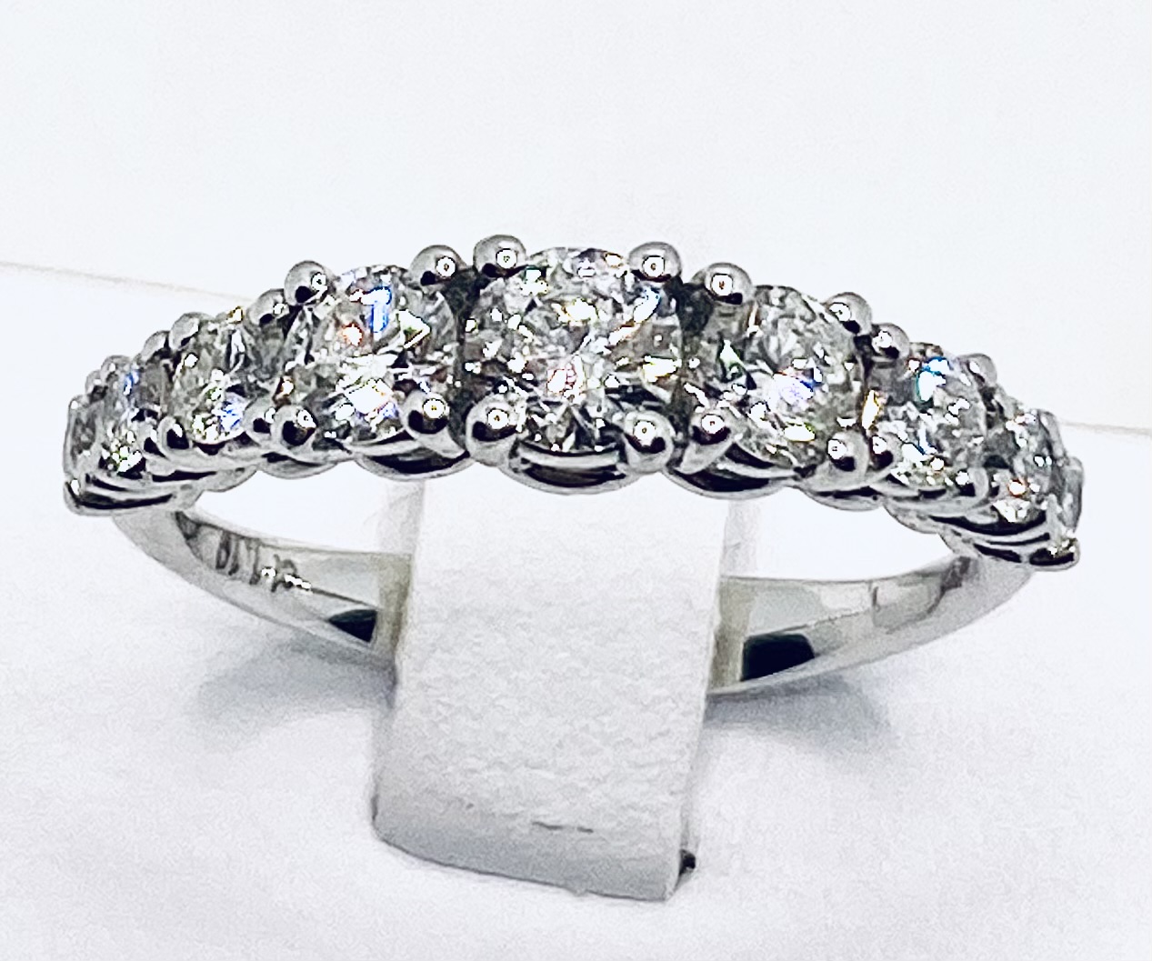 Anello veretta di diamanti oro bianco 750% SOGNO Art. AS1034B31