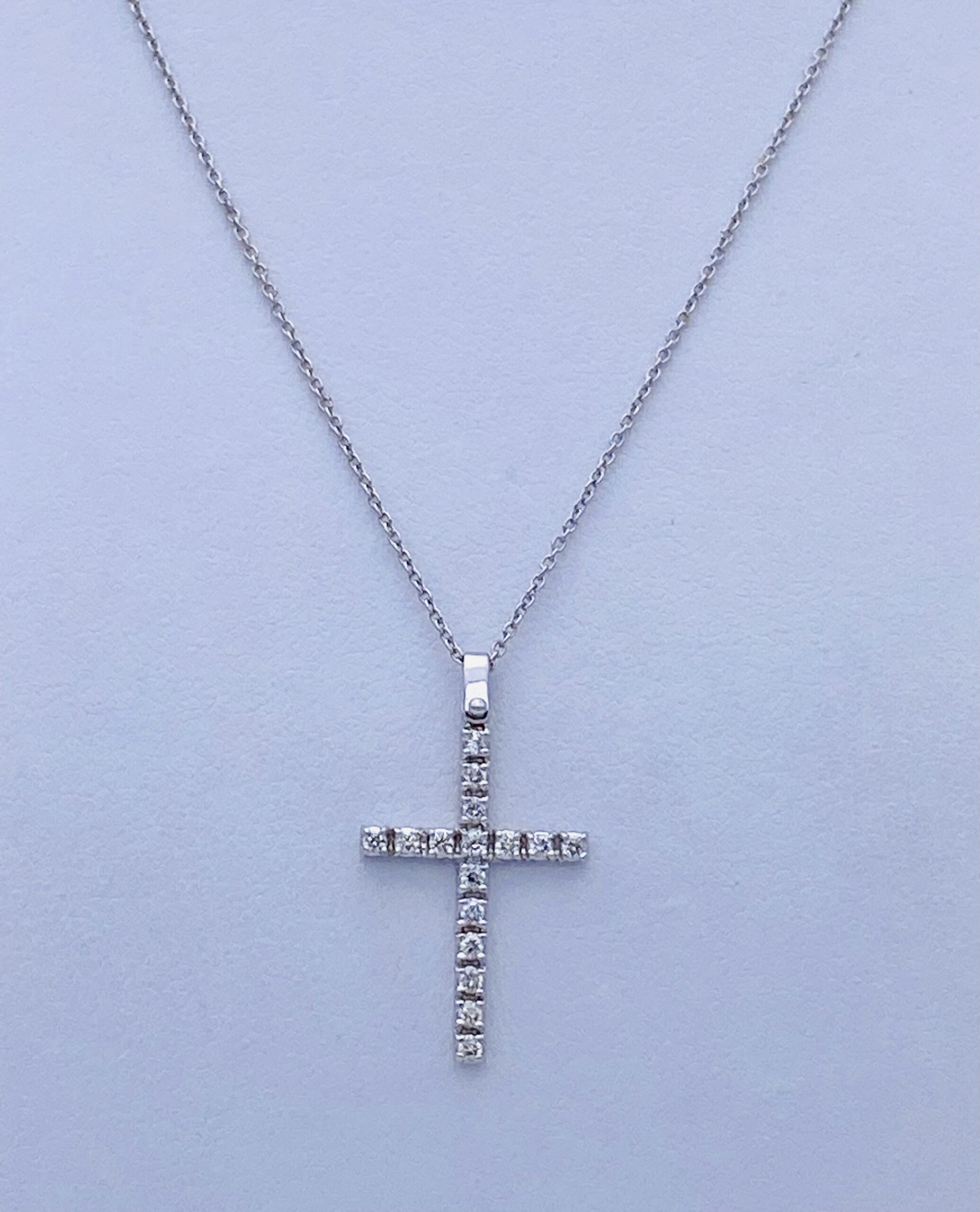 White gold 750 % cross pendant and diamonds Art. GR082