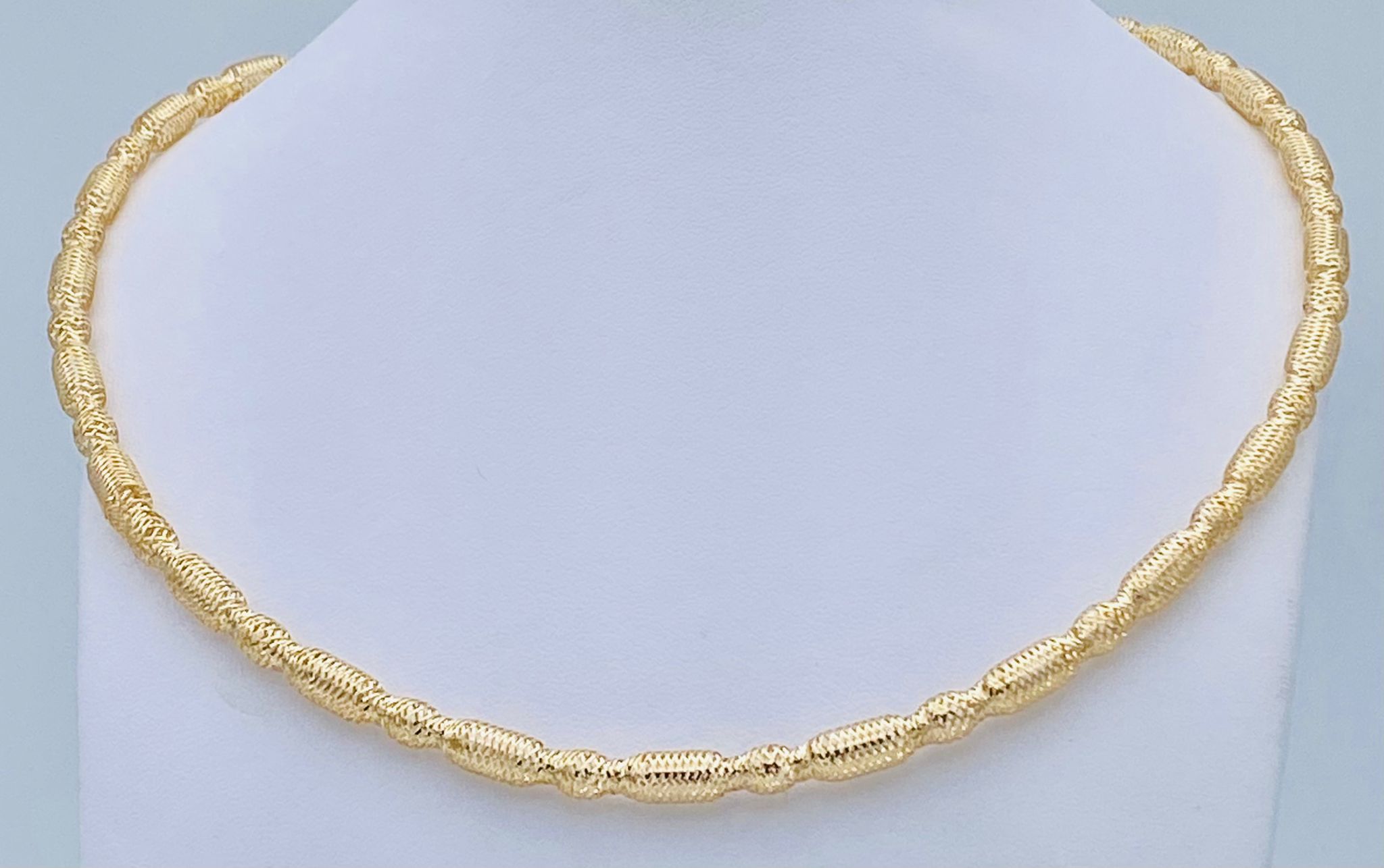 Collana girocollo in filo d’oro giallo 750% Art.COF4
