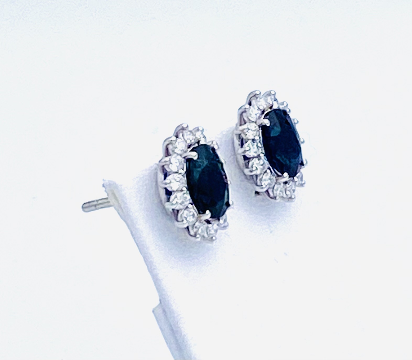 Earrings with sapphires and diamonds white gold 750 % Art.OR809