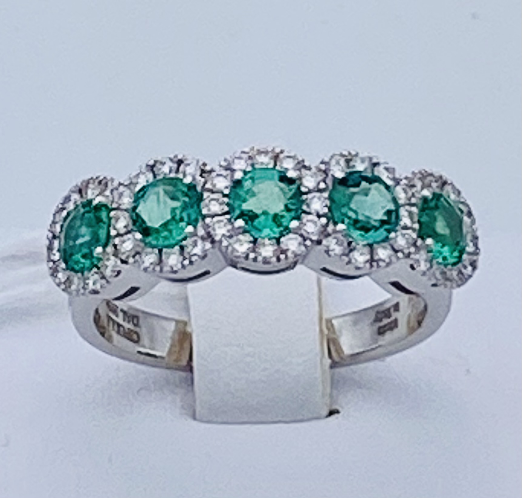 Veretta ring of emeralds and diamonds art.559A-S