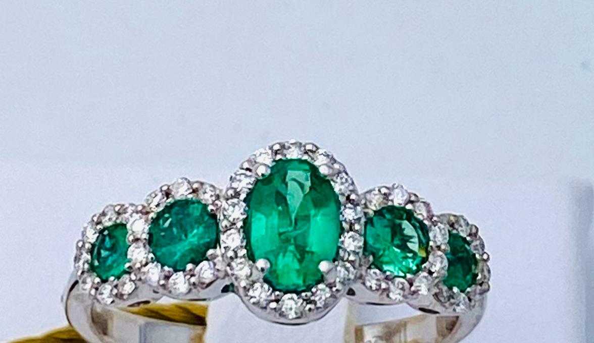 GOLD RING – EMERALDS AND DIAMONDS ART. CODE AN2083