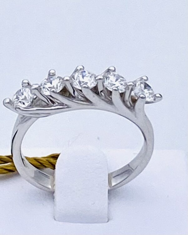 Anello veretta oro bianco 750% e diamanti ART.AN1256