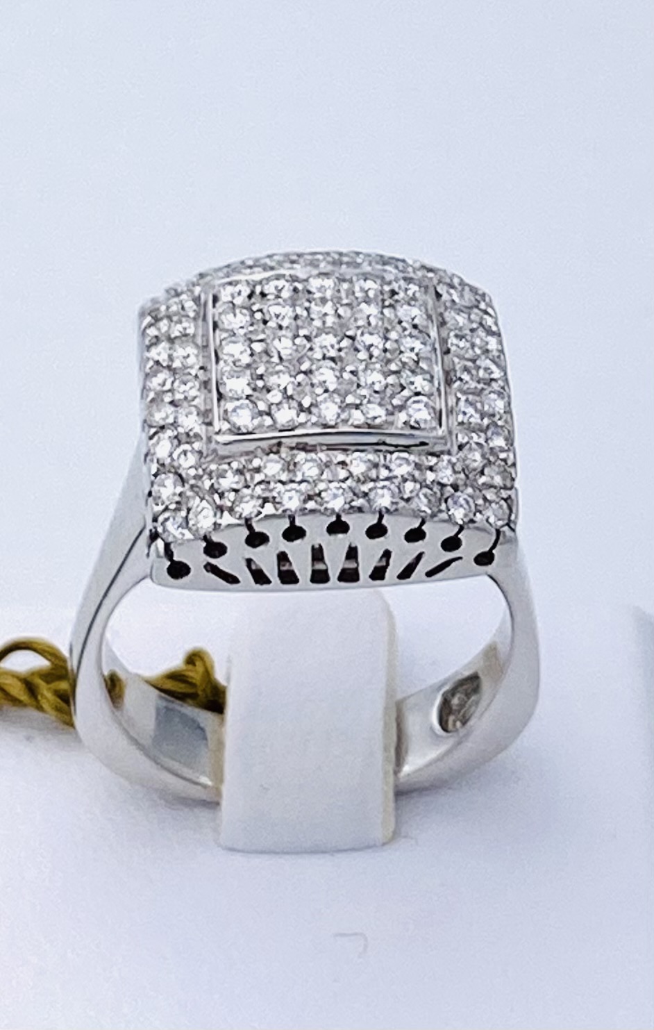 Anello pavè di diamanti oro bianco 750% art. DIAM001