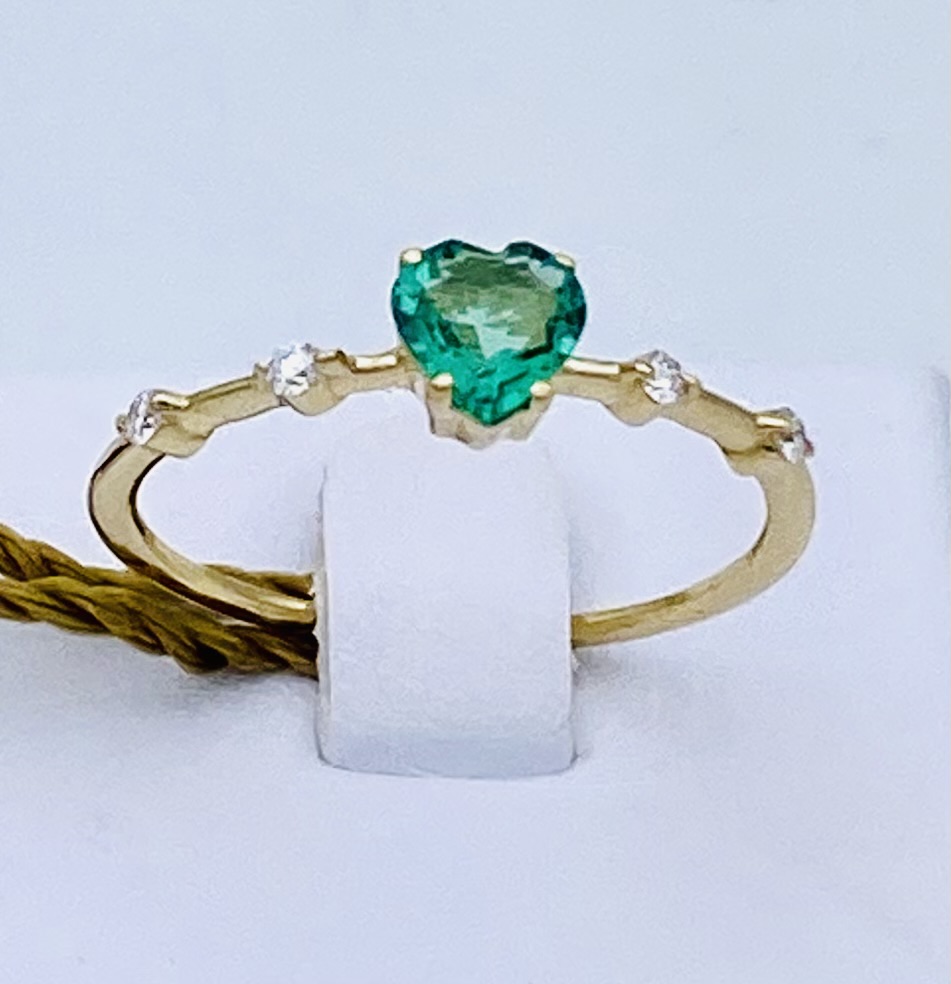 Emerald ring and diamonds yellow gold 750% art.AN2440