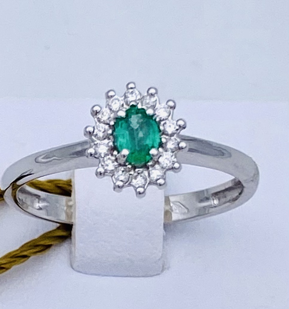 Emerald ring and diamonds white gold 750% BON TON art. AN2405