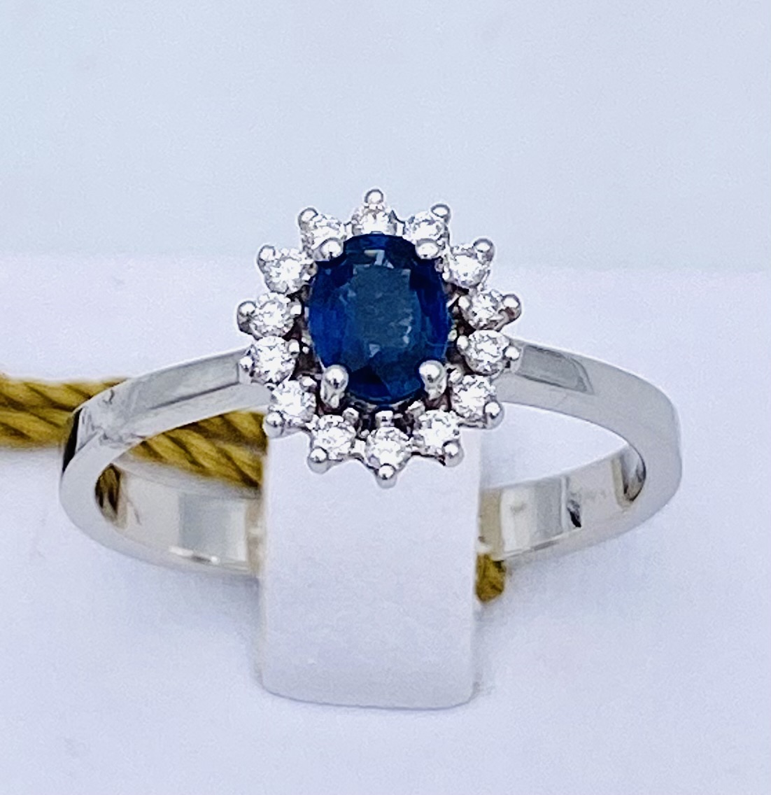 Ring with sapphire and diamonds white gold 750 %art. AN2176