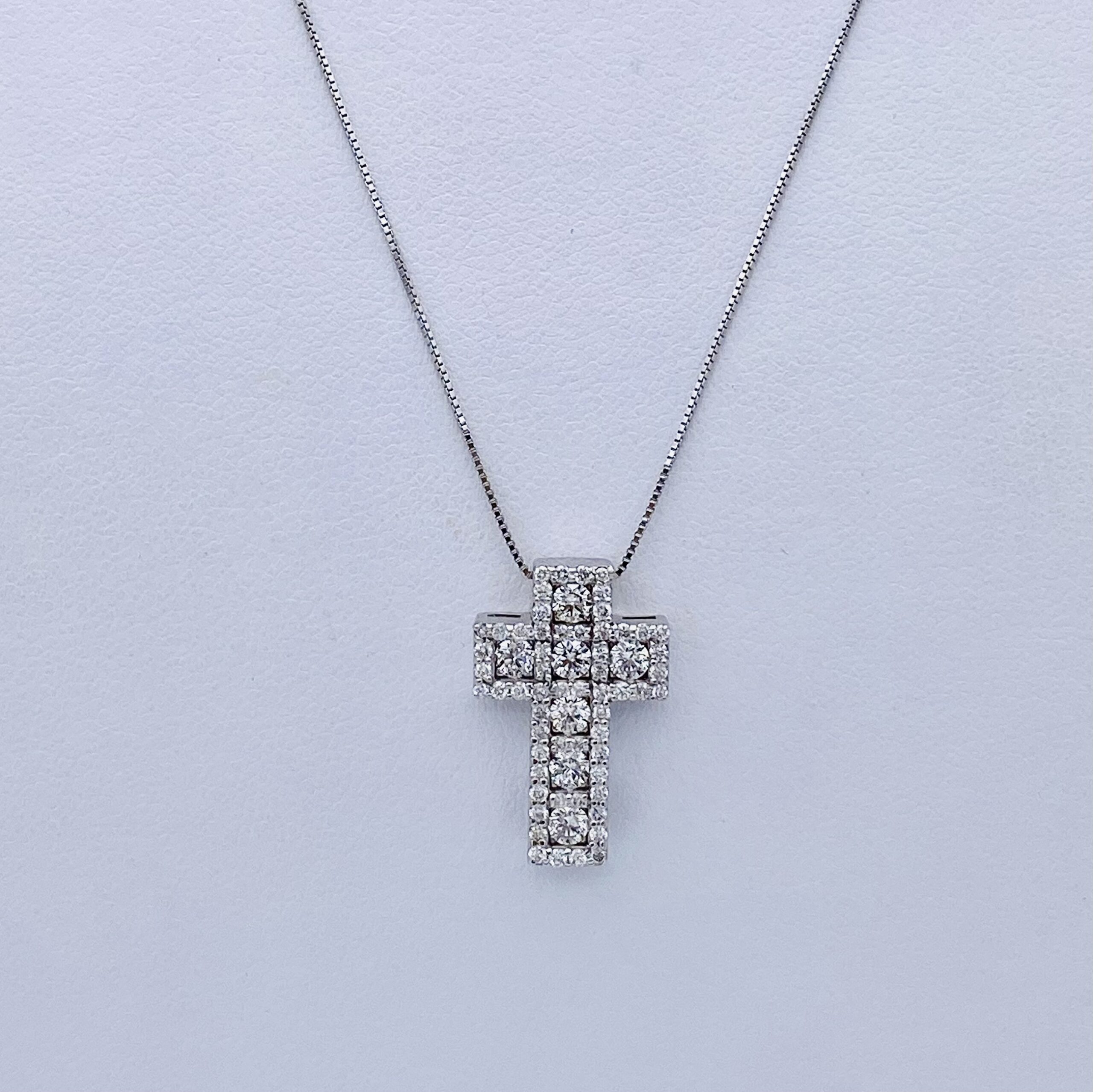 White gold 750% cross pendant and diamonds Art. GR389-1