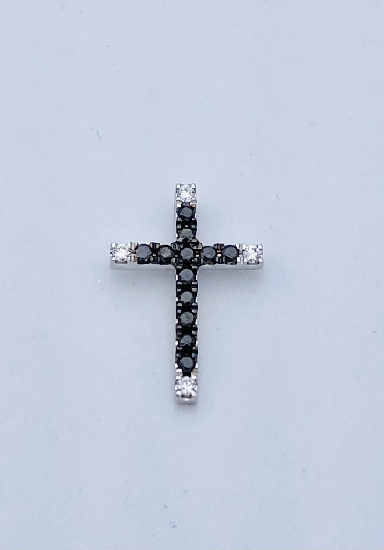 croce-diamanti-neri-cipolla-dal-1950-gioiellieri-palermo