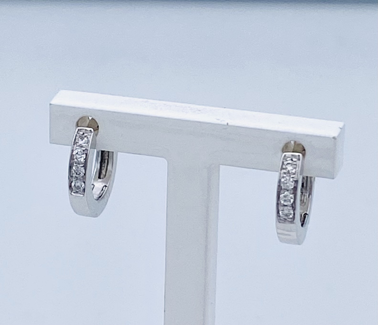 750% White Gold Diamond Hoop Earrings Art.OR915