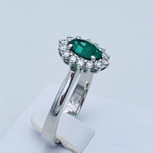 Anello smeraldo e diamanti oro bianco 750% art. CONT/7X5/25