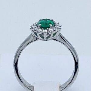 Anello smeraldo e diamanti oro bianco 750% art. CONT/7X5/25
