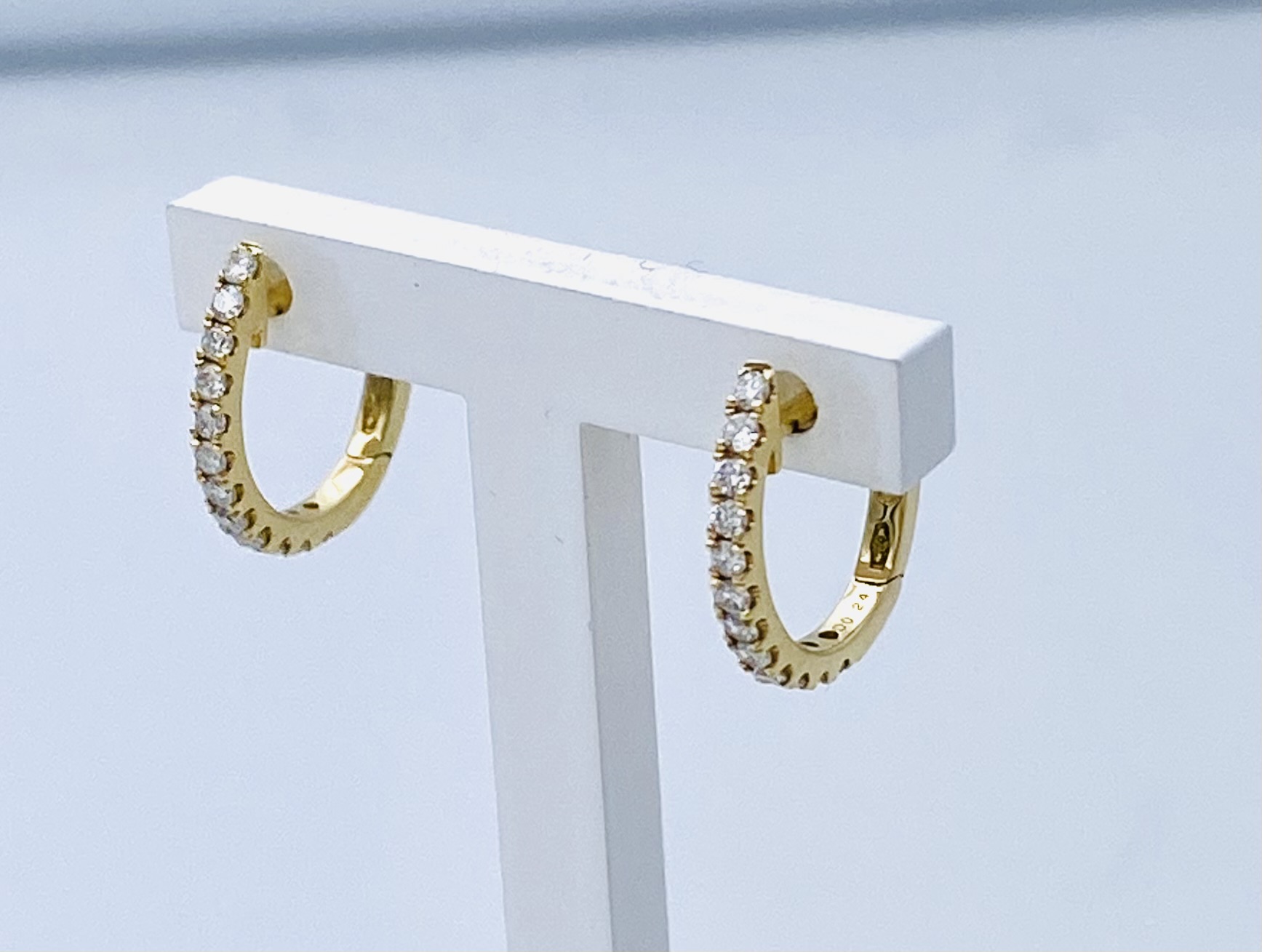 Sogno yellow gold hoop earrings with diamonds Art.LLX120