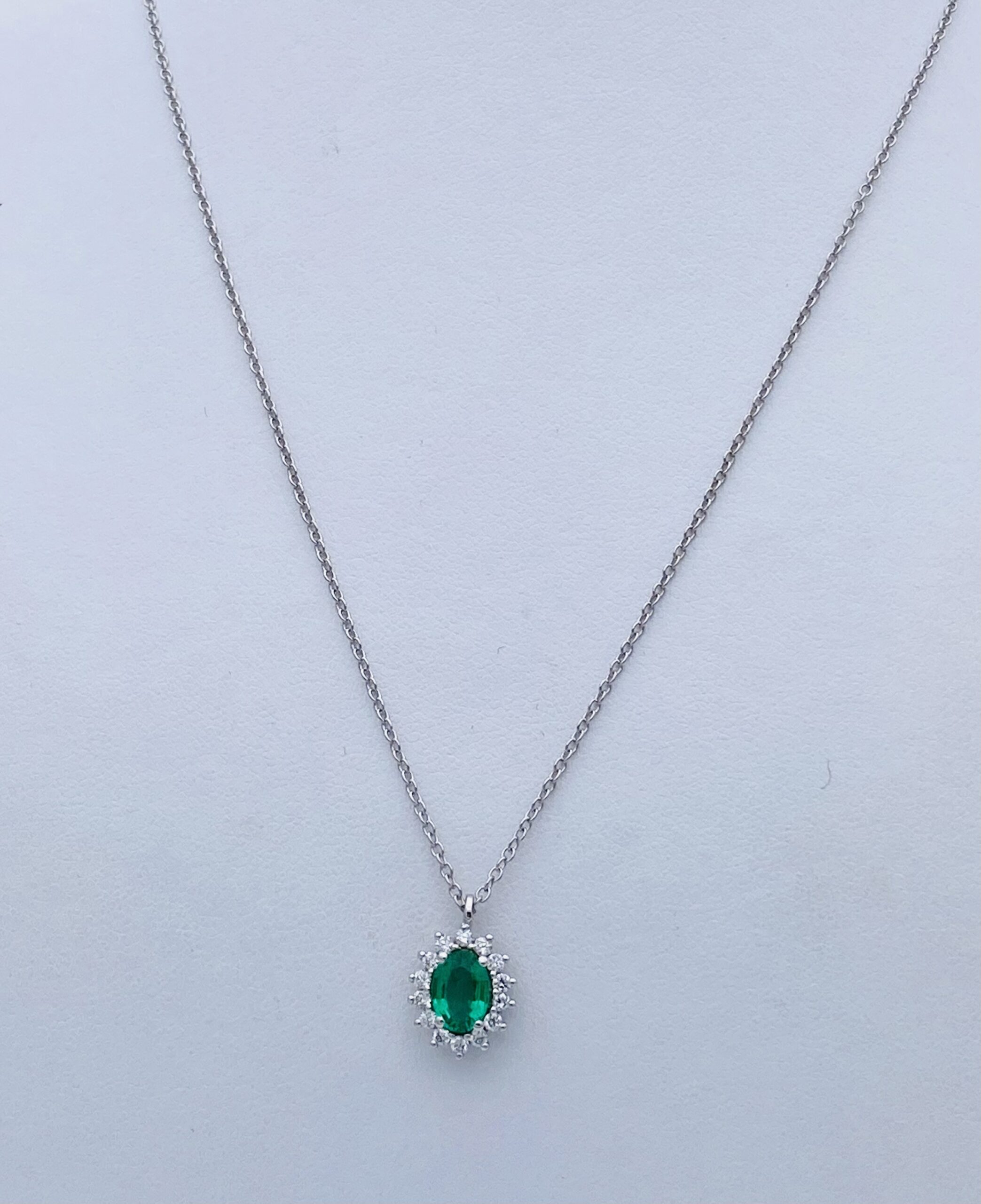 White Gold Emerald Diamond Pendant 750% Art.CON/P/251