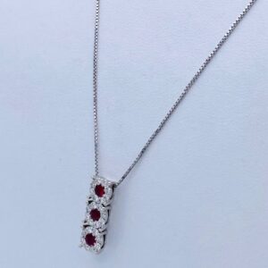 Pendente rubino oro bianco 750% e diamanti Art. CD032