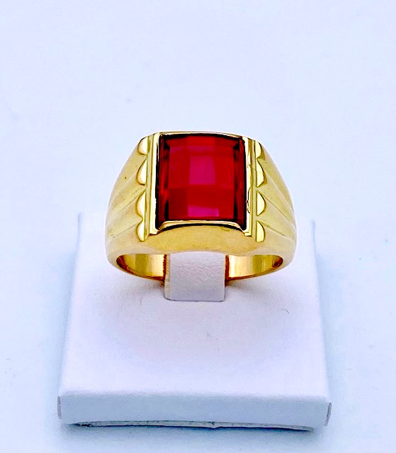 Men's ring in 750% yellow gold with hydrothermal stone art. ANU1