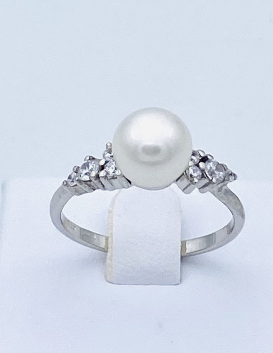 Pearl ring in white gold 750% art. ANPE1