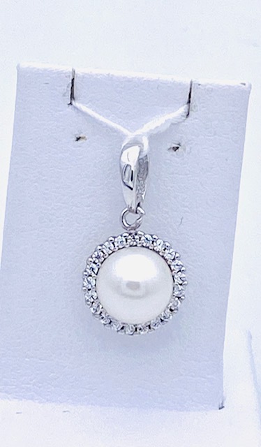 Pearl pendant in white gold 750% zircon stones Art.PENPE