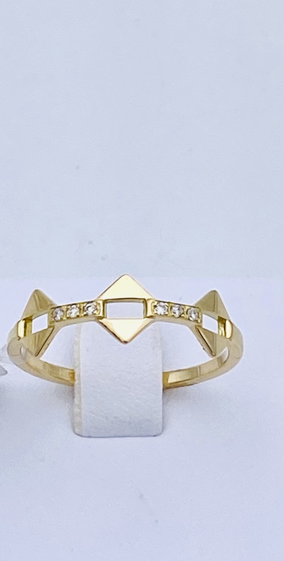 Yellow gold ring 750% and diamonds Art. PDA4730