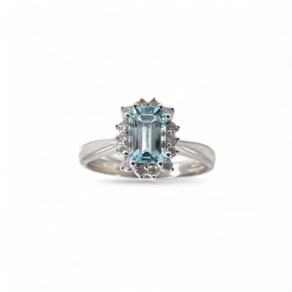 Aquamarine ring 750% gold and diamonds Art.AN2165
