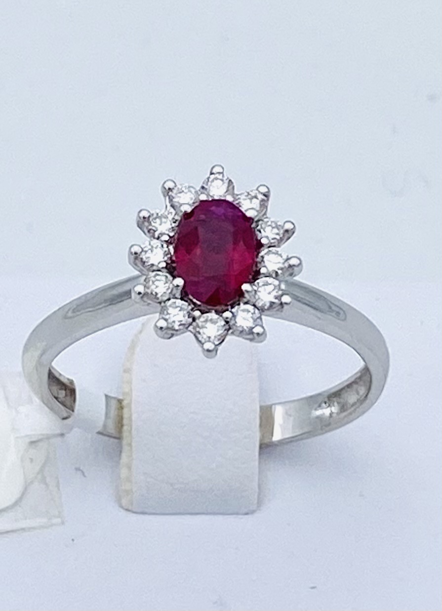Ruby ring 750% gold and diamonds Art. AN2343