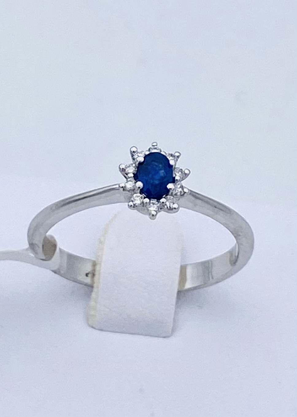 Sapphire ring in gold and diamonds BON TON Art. AN2356