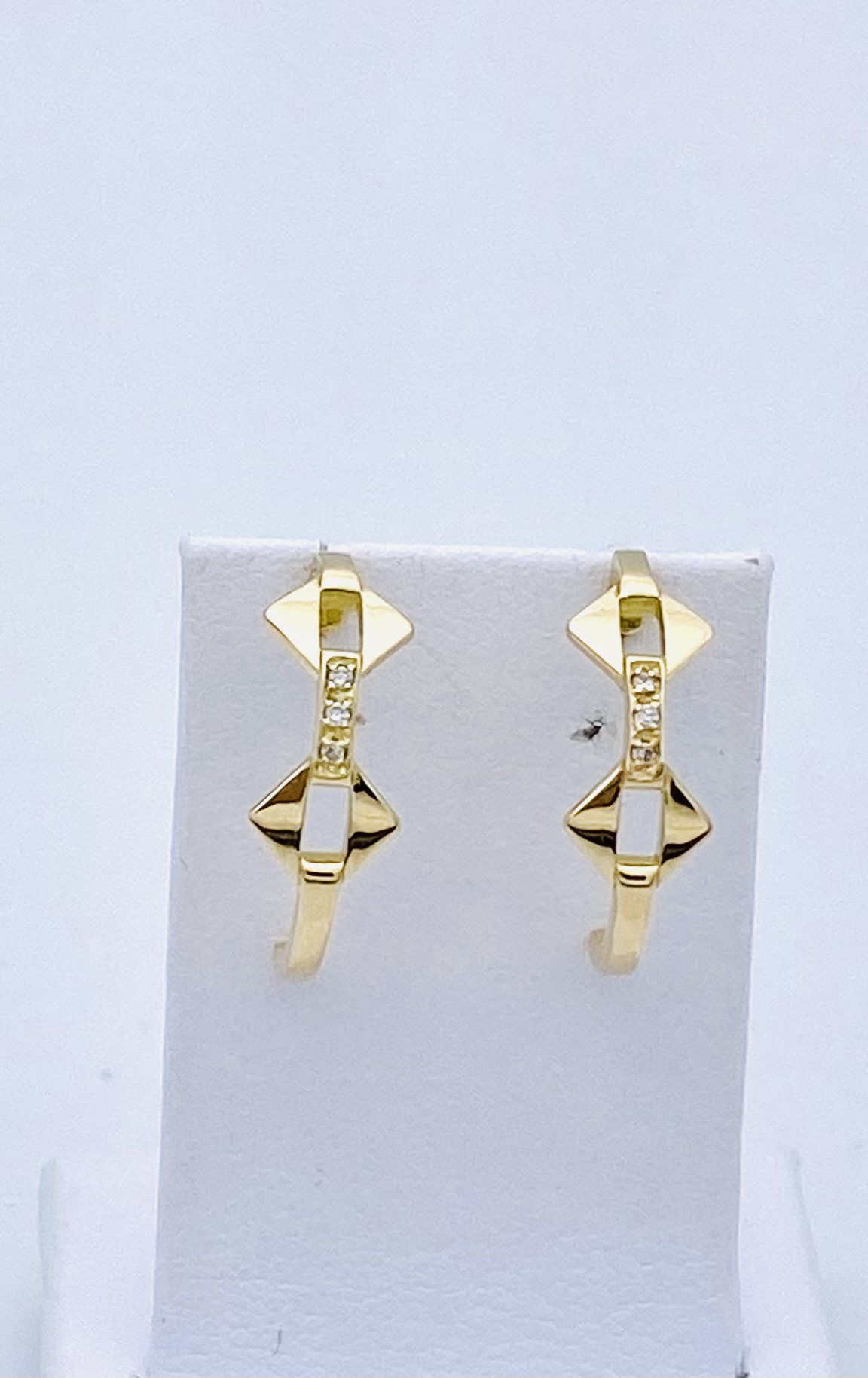 Earrings geometric shapes gold and diamonds Art. PDO4737