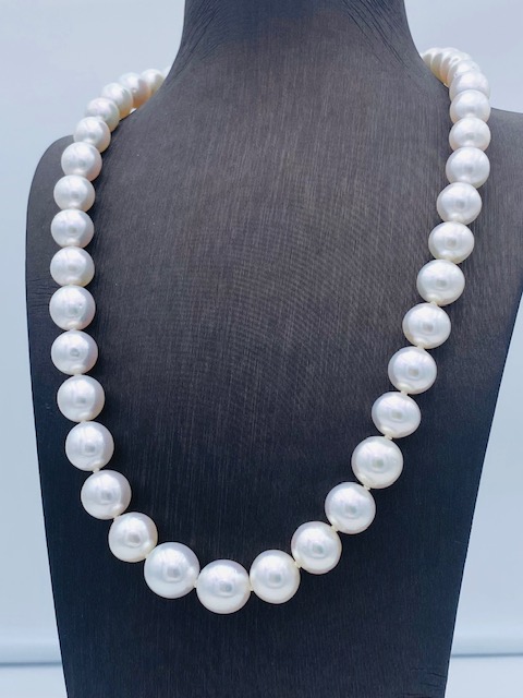 Girocollo filo di perle australiane  susta oro bianco Art.FPE1