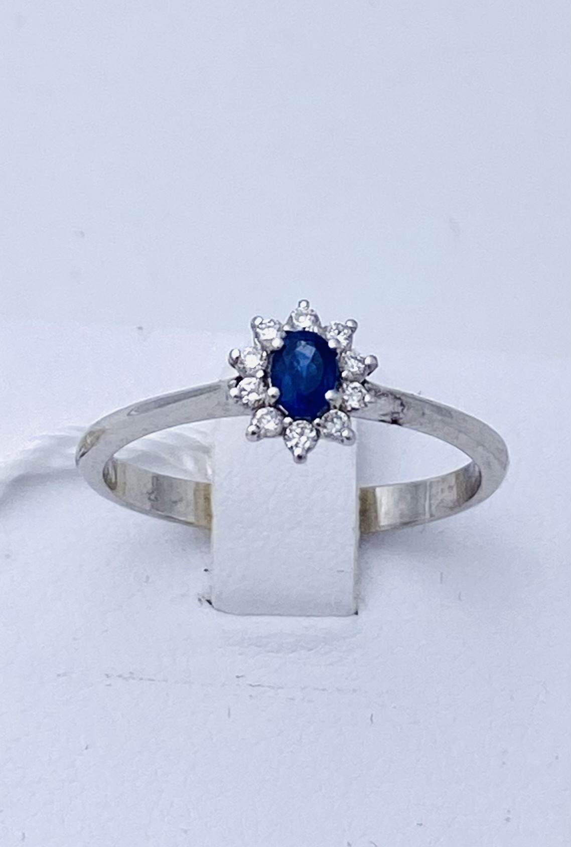 Sapphire ring in gold and diamonds BON TON Art. AN825