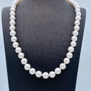 Girocollo filo di perle Akoya susta oro bianco Art.FPE2