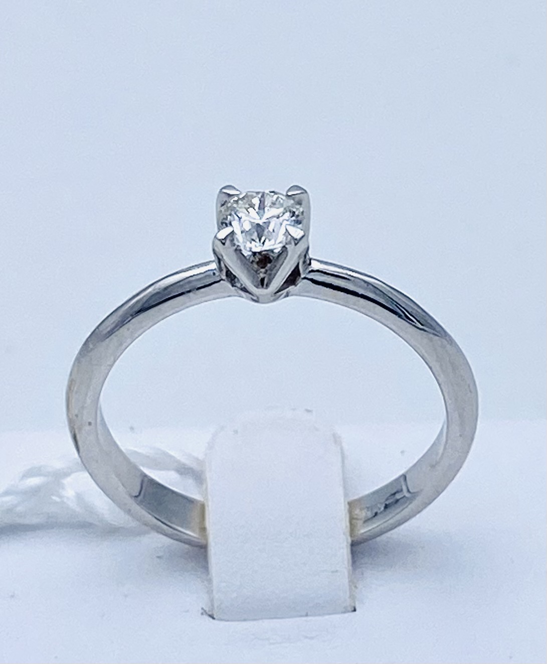 Anello solitario di diamanti in oro bianco ROMANTIC Art.AN1327