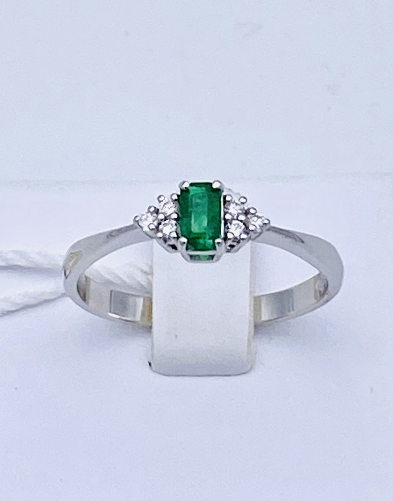 Anello smeraldo diamanti oro bianco 750% ART:AN524-1