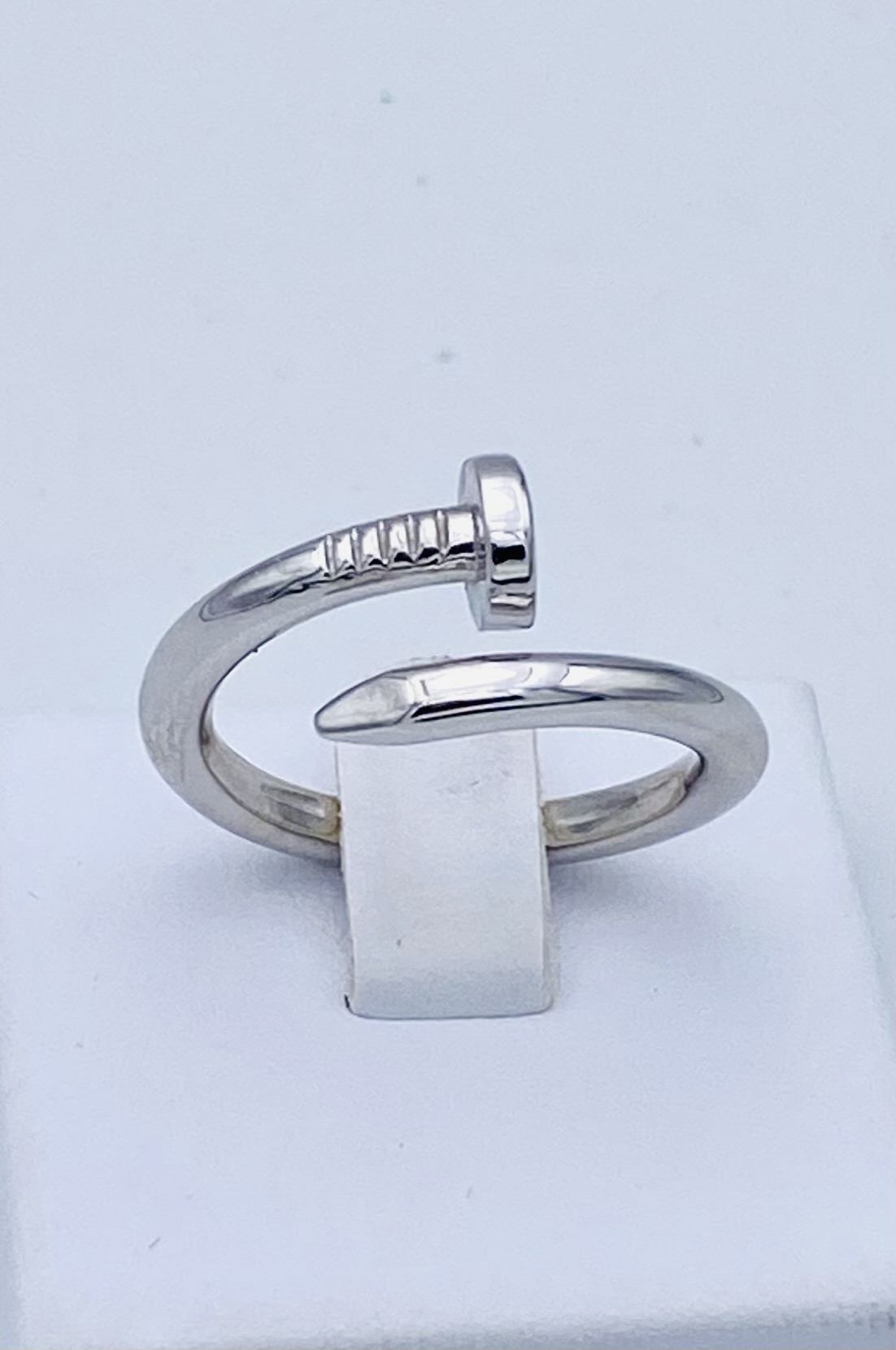 Nail ring in white gold 750% Art. ANCHI2