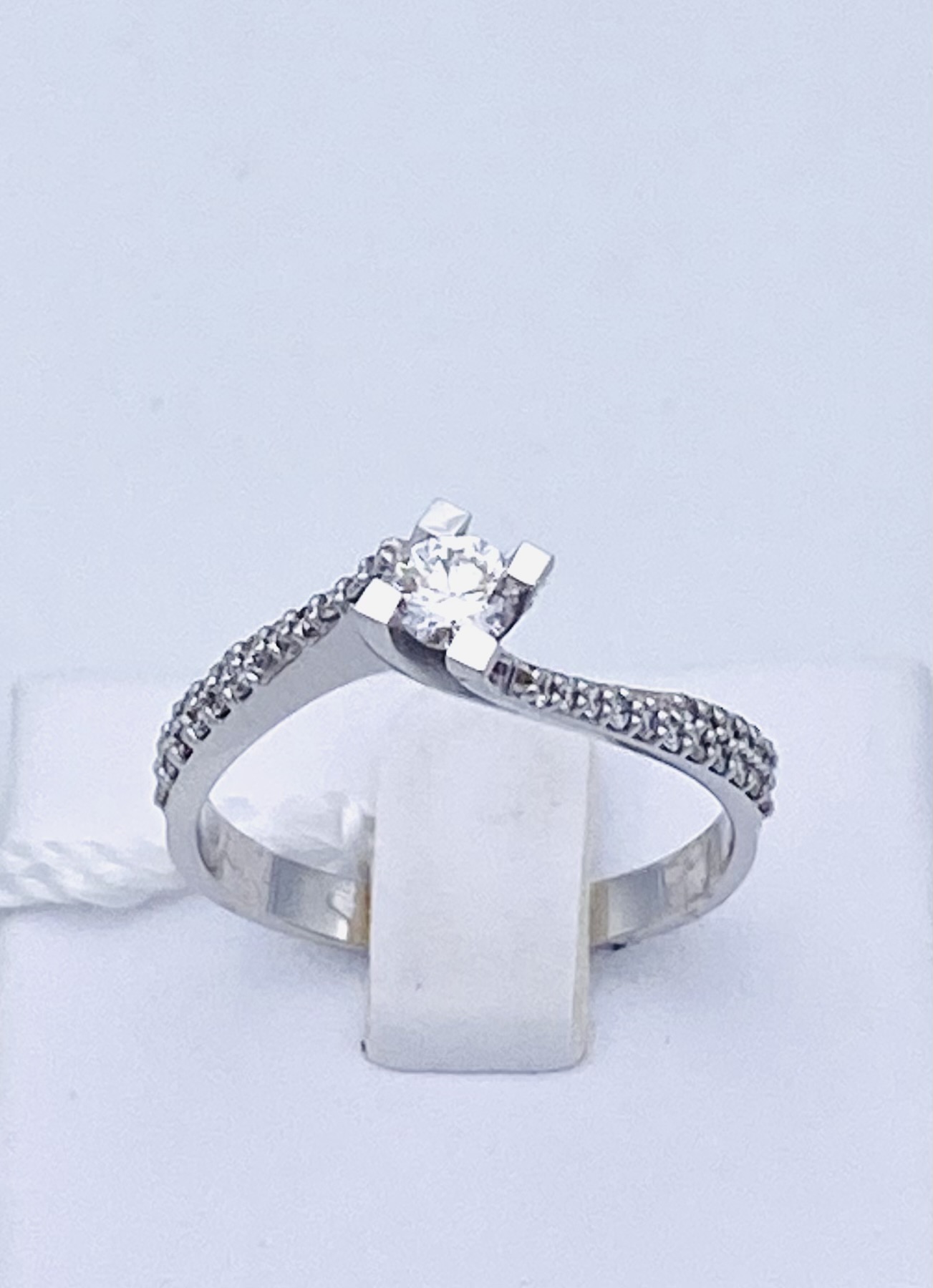 Anello solitario di diamanti ABBRACCI Art.AN2244