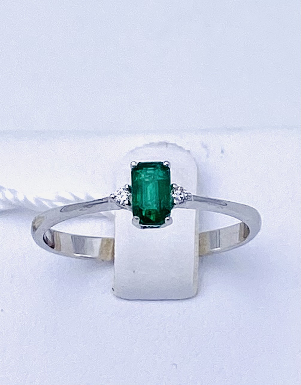 Anello smeraldo e diamanti oro 750% Art.AN2560-1