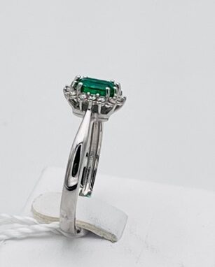 Anello smeraldo diamanti oro bianco 750% art.AN2281-2