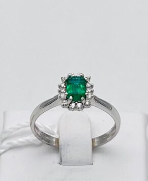 Emerald ring diamonds white gold 750% BON TON ART.AN2281-2