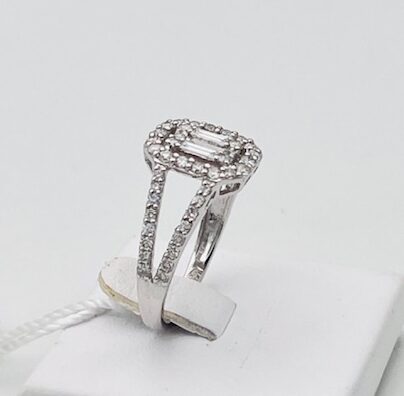 Anello con diamanti baguette art.98537