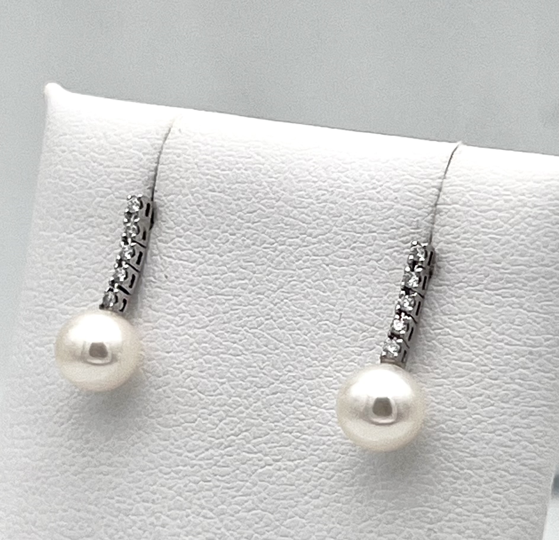 Orecchini perla oro bianco 750% Art.ORP271-2