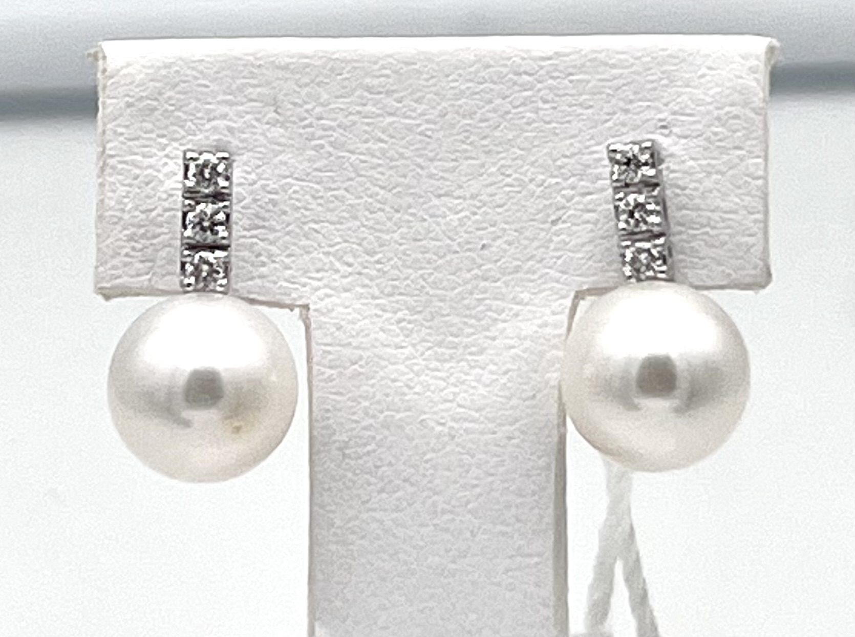 Orecchini perla oro bianco 750% Art.ORP250