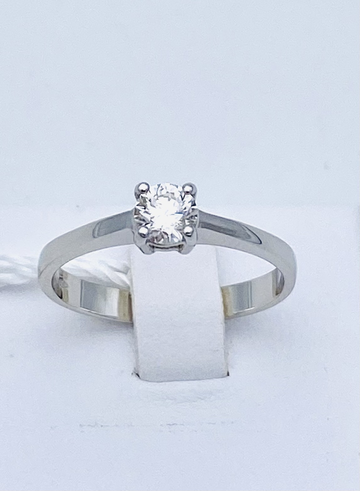SOGNO diamond solitaire ring in white gold Art.AN2646-6