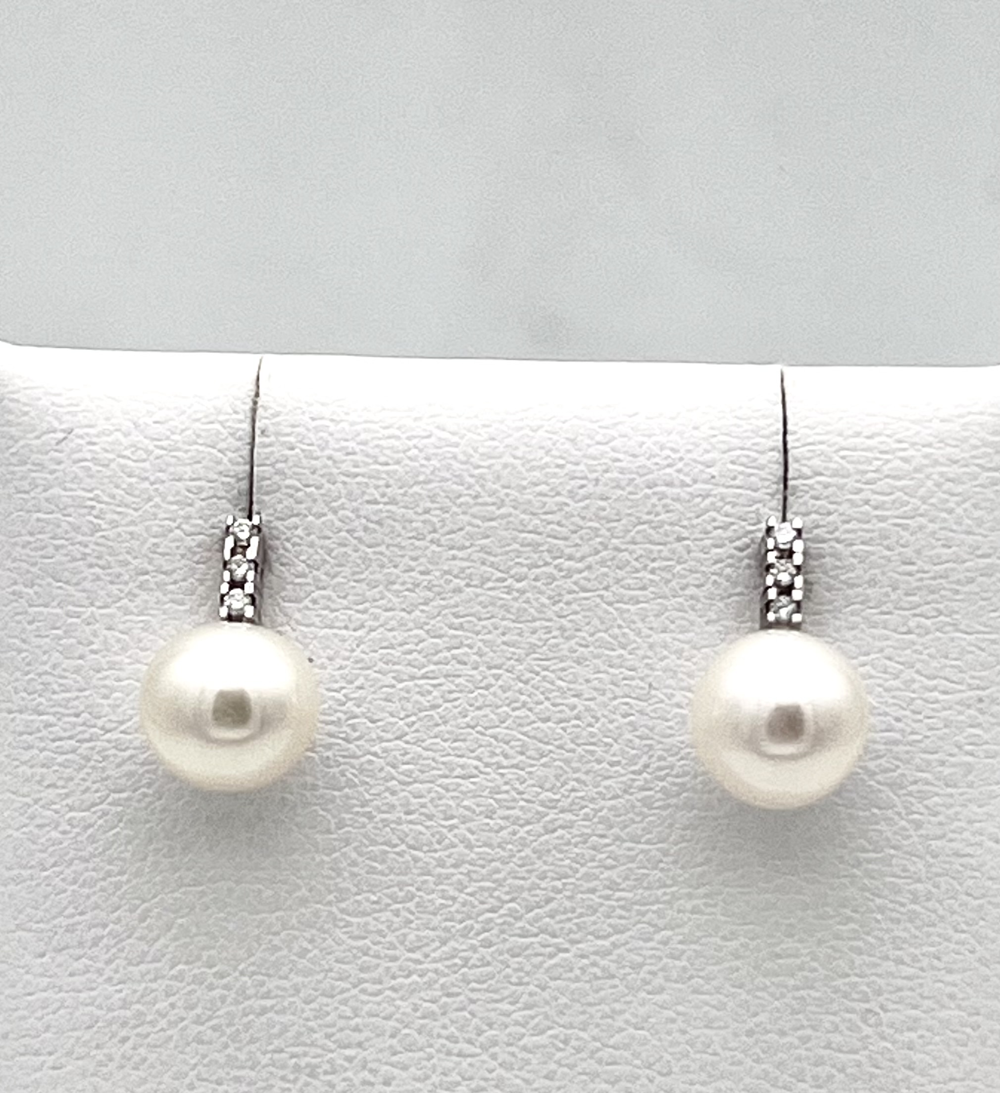 Pearl earrings white gold 750% Art.ORP272-1