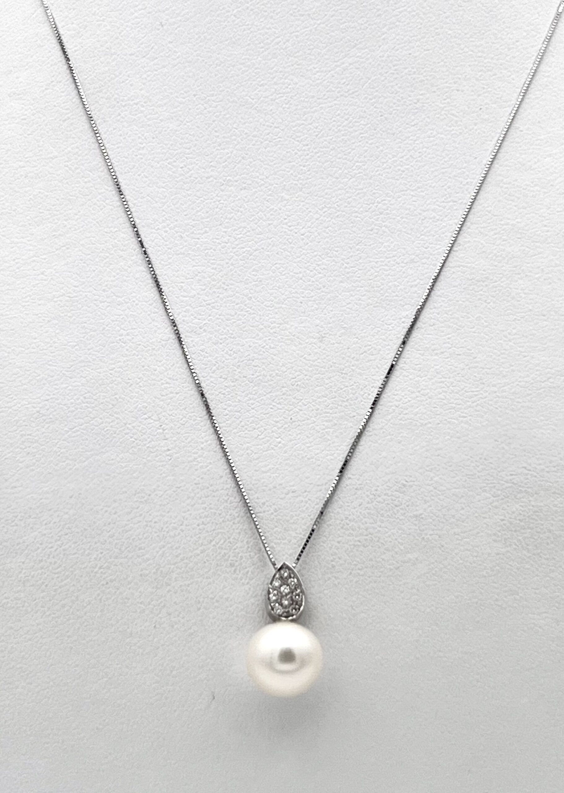 Pearl pendant white gold 750% and diamonds art.CDP66-1