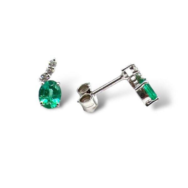 Emerald earrings and GEM diamonds Art.OR841