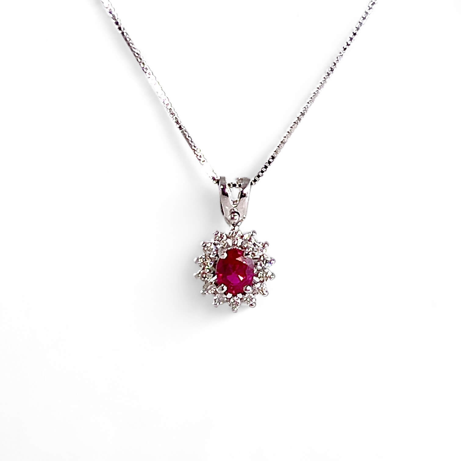 White gold 750% ruby pendant and diamonds Art. CD245