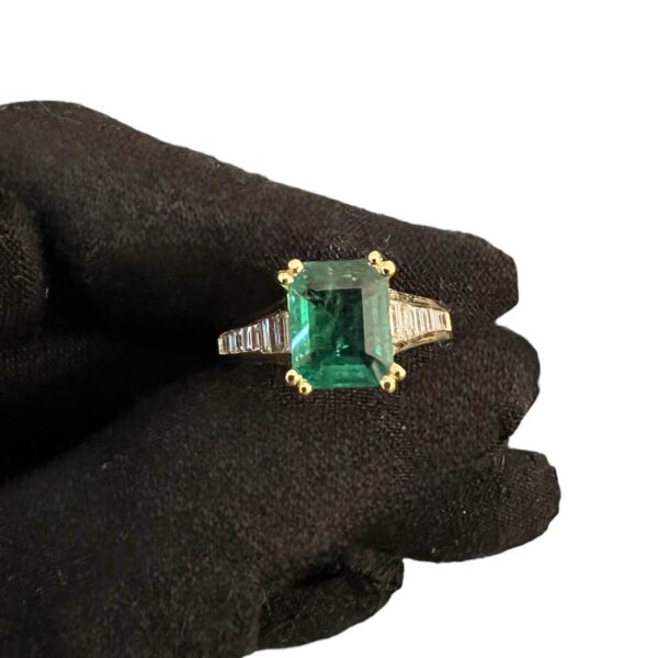 Anello smeraldo e diamanti oro giallo GEMME art.RC02121